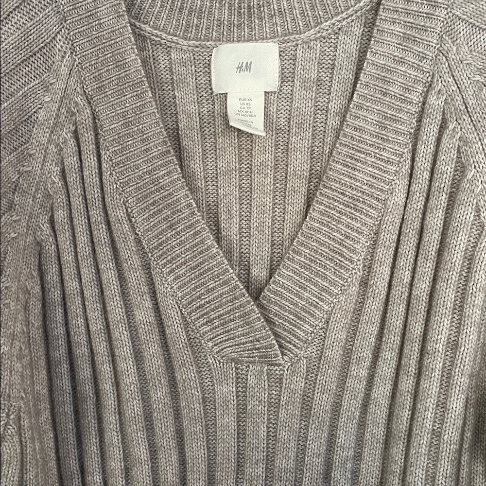 H&M Light Gray Ribbed Knit Dress - Picture 2 of 3